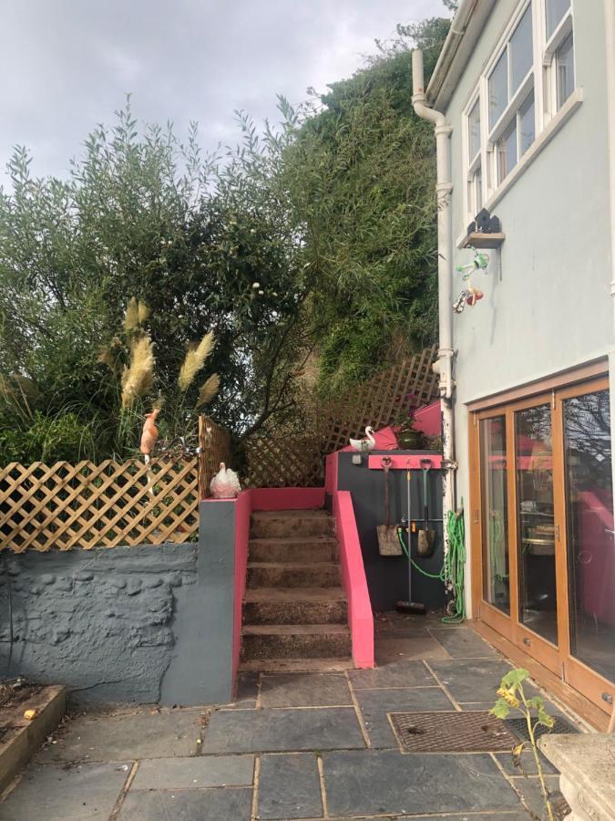 Pop Art Pad Heart Of Old Town With Parking! Apartment Hastings Bagian luar foto