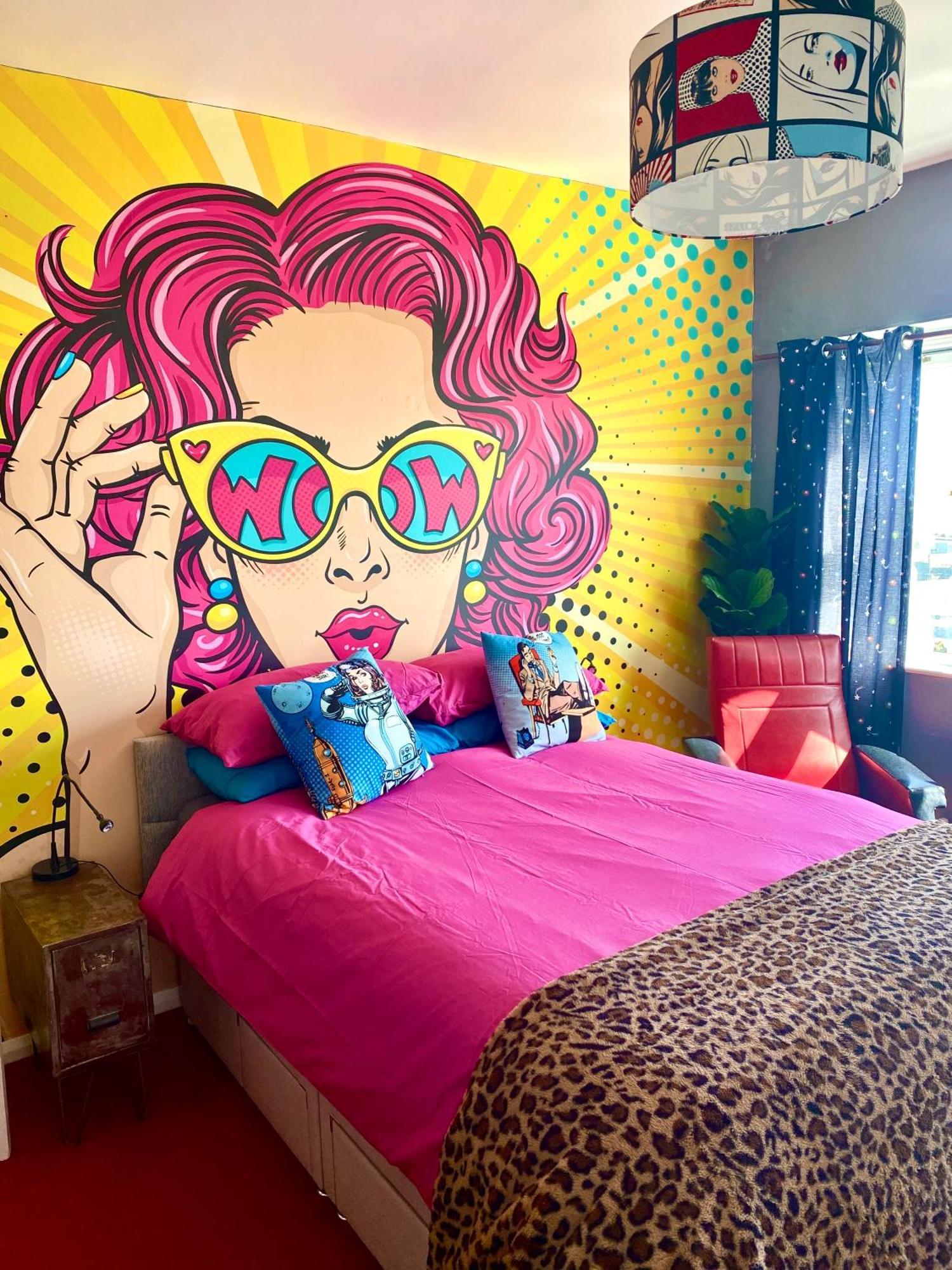 Pop Art Pad Heart Of Old Town With Parking! Apartment Hastings Bagian luar foto